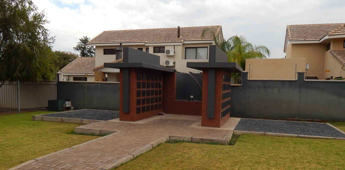 1. Muur van herinnering NG Kerk, Blydeville