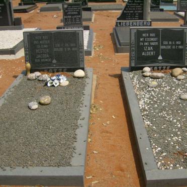 KOTZE Izak Aldert 1903-1983 &amp; Hester Jacoba BRUWER 1906-1988