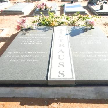 STRAUSS Nicolaas Stefanes 1928-2009 &amp; Susanna Magdalena 1931-2008