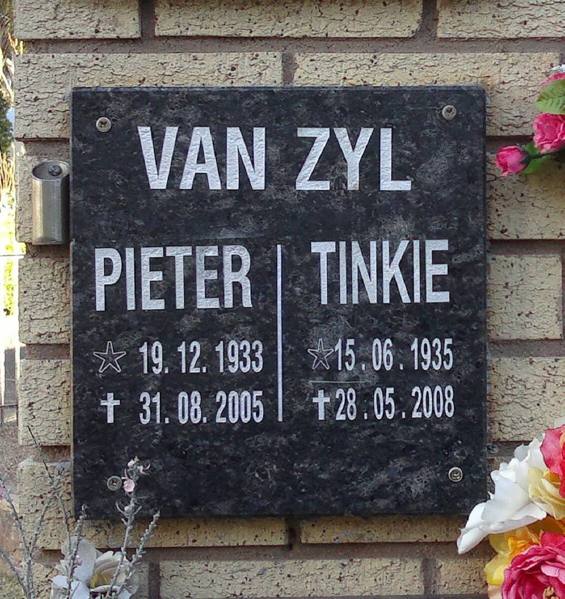 ZYL Pieter, van 1933-2005 &amp; Tinkie 1935-2008