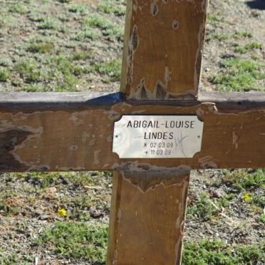 LINDES Abigail-Louise 2009-2009