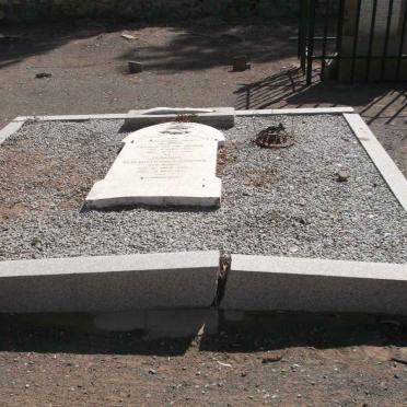 MERWE Hendrik Petrus, van der 1863-1931 &amp; Johanna Elizabeth RABIE 1855-1931