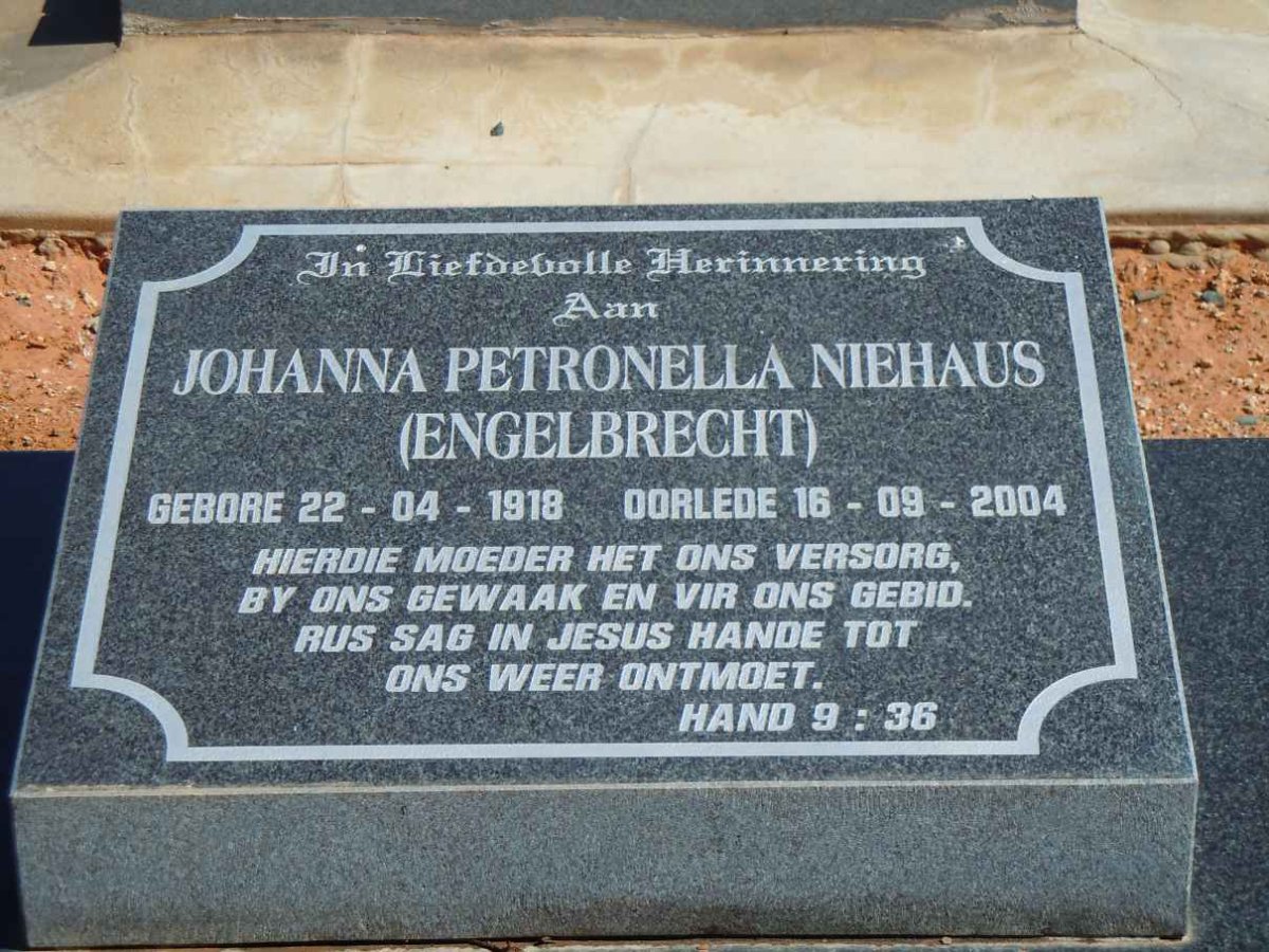 NIEHAUS Johanna Petronella nee ENGELBRECHT 1918-2004
