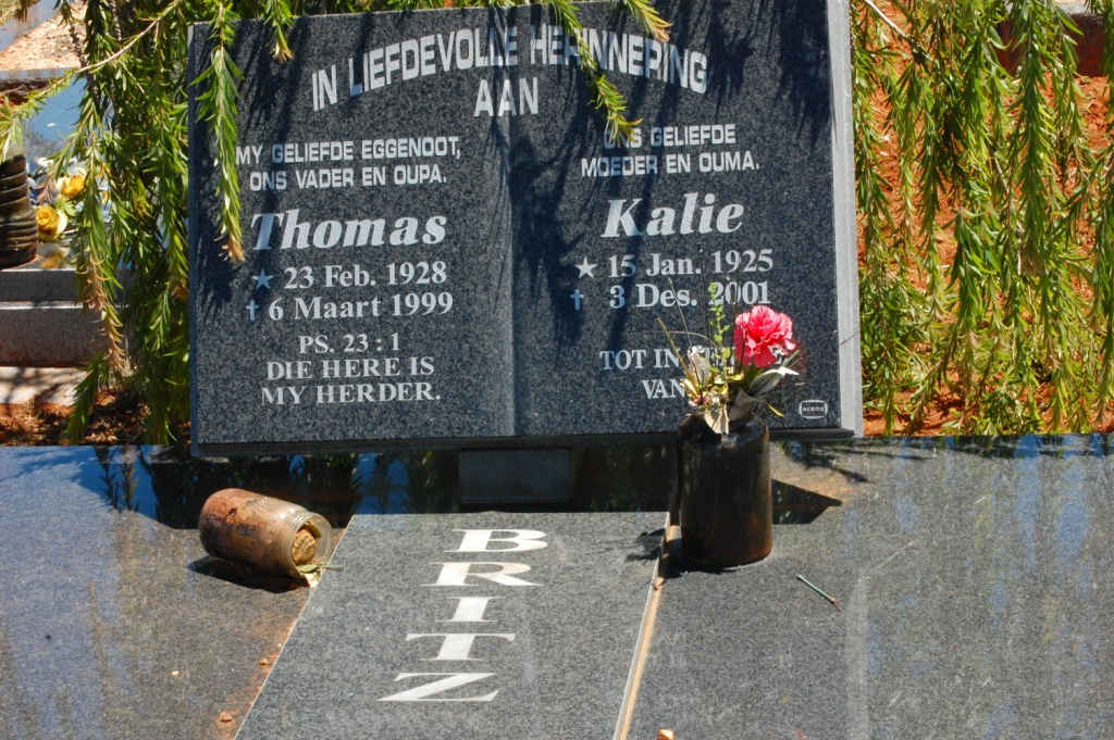 BRITZ Thomas 1928-1999 &amp; Kalie 1925-2001