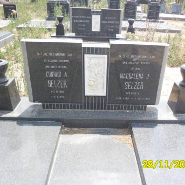 SELZER Conrad A. 1905-1976 &amp; Magdalena J. BEUKES 1912-1999