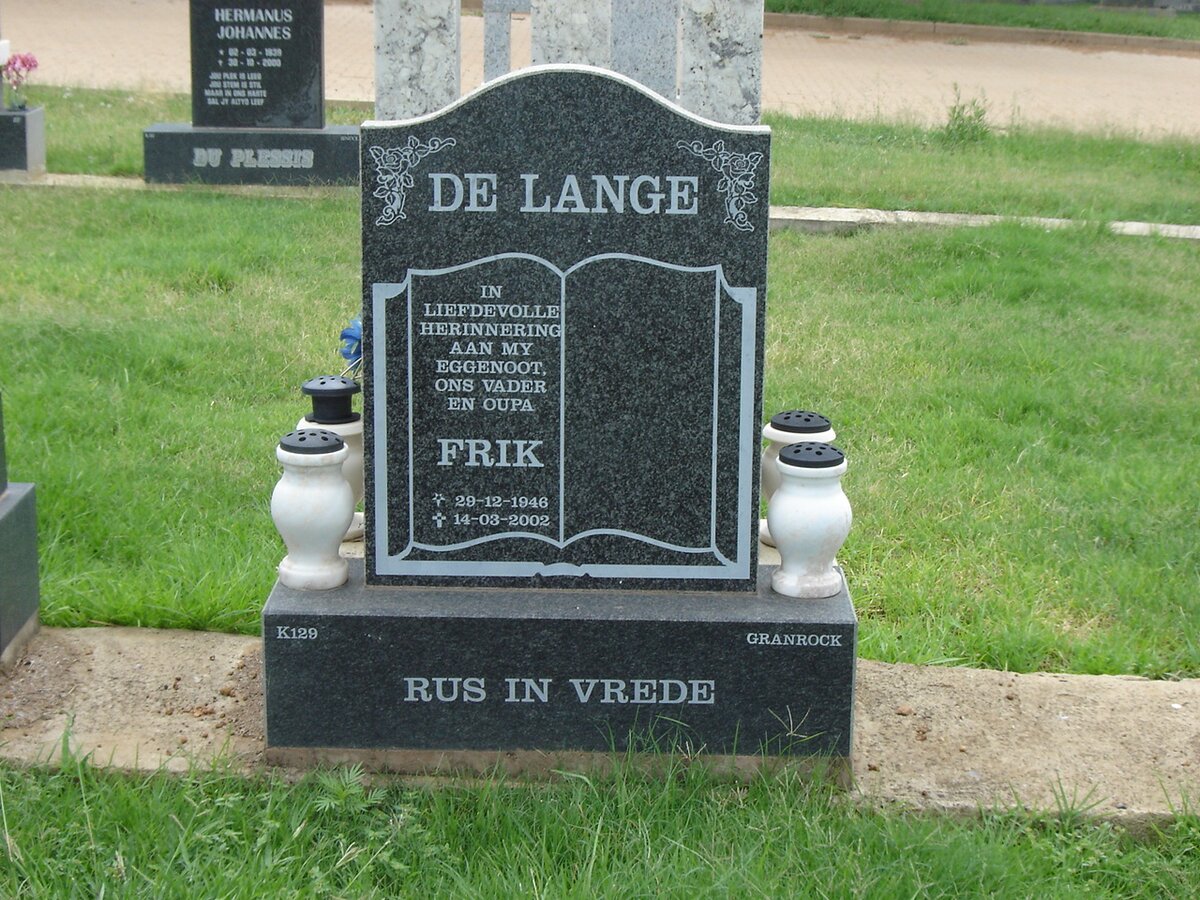 LANGE Frik, de 1946-2002