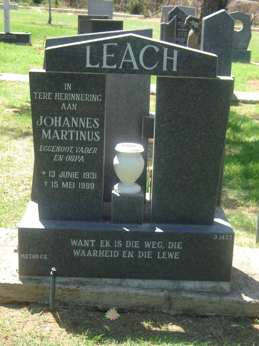 LEACH Johannes Martinus 1931-1999