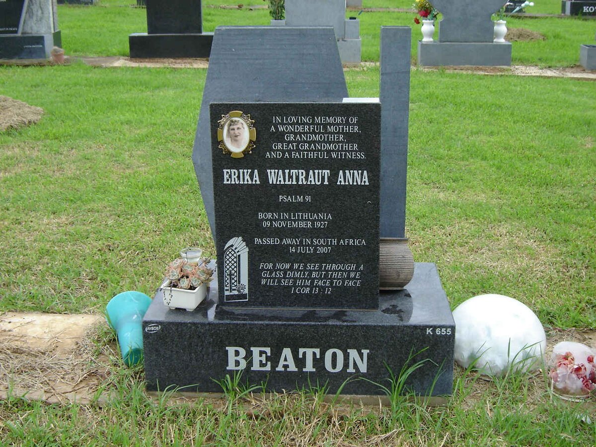 BEATON Erika Waltraut Anna 1927-2007