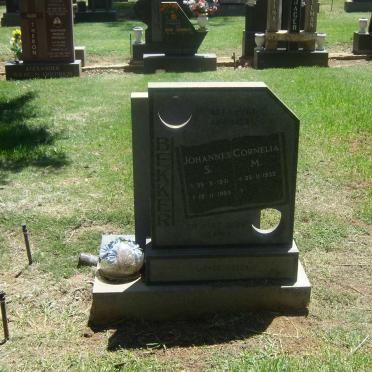 BEKKER Johannes S. 1931–1980 &amp; Cornelia M. 1935-