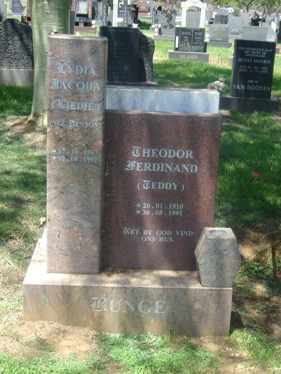 BUNGE Theodor Ferdinand 1910-1991 &amp; Lydia Jacoba BENTON 1907-1992