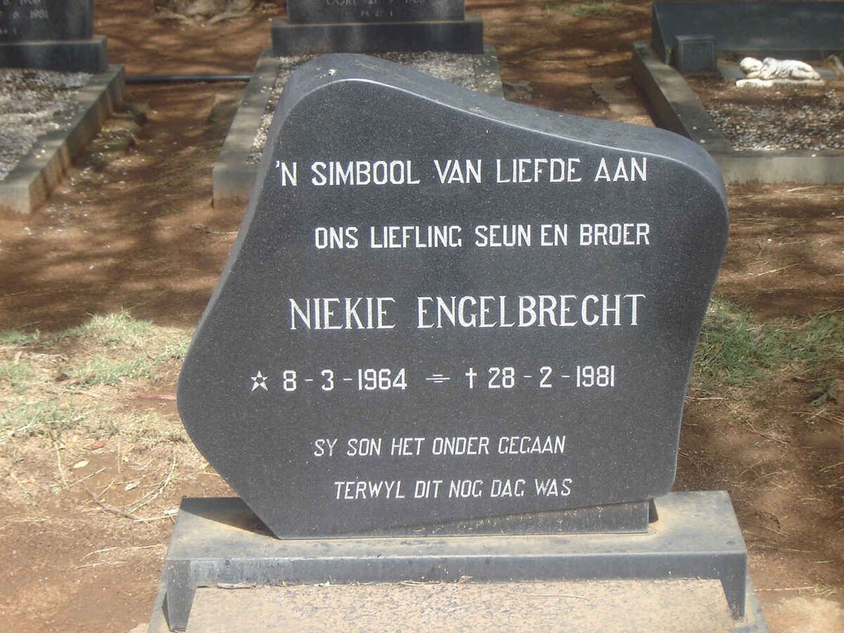 ENGELBRECHT Niekie.