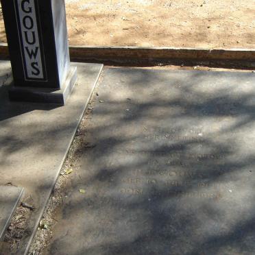 GOUWS ? 1911-?? &amp; P.J. 1914-1981 