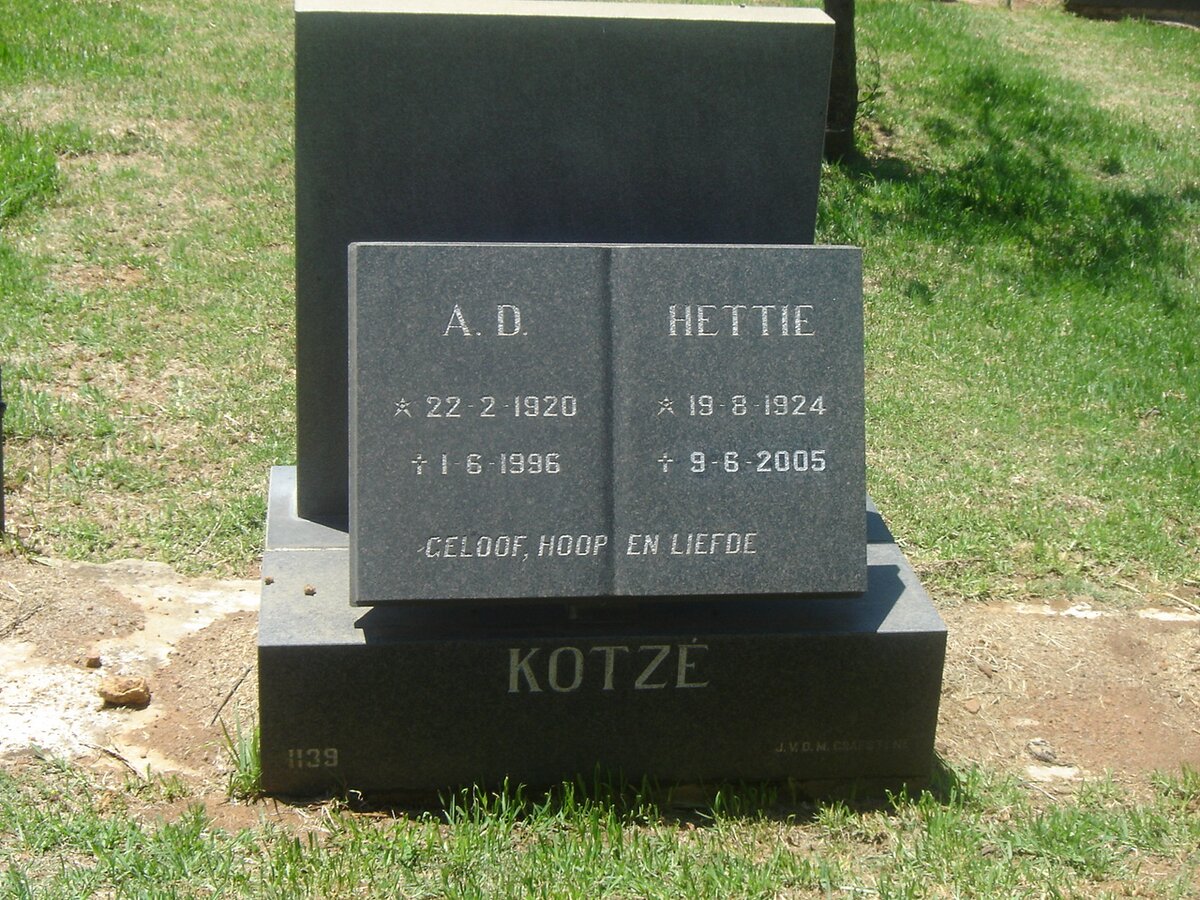 KOTZE A.D. 1920-1996 &amp; Hettie 1924-2005