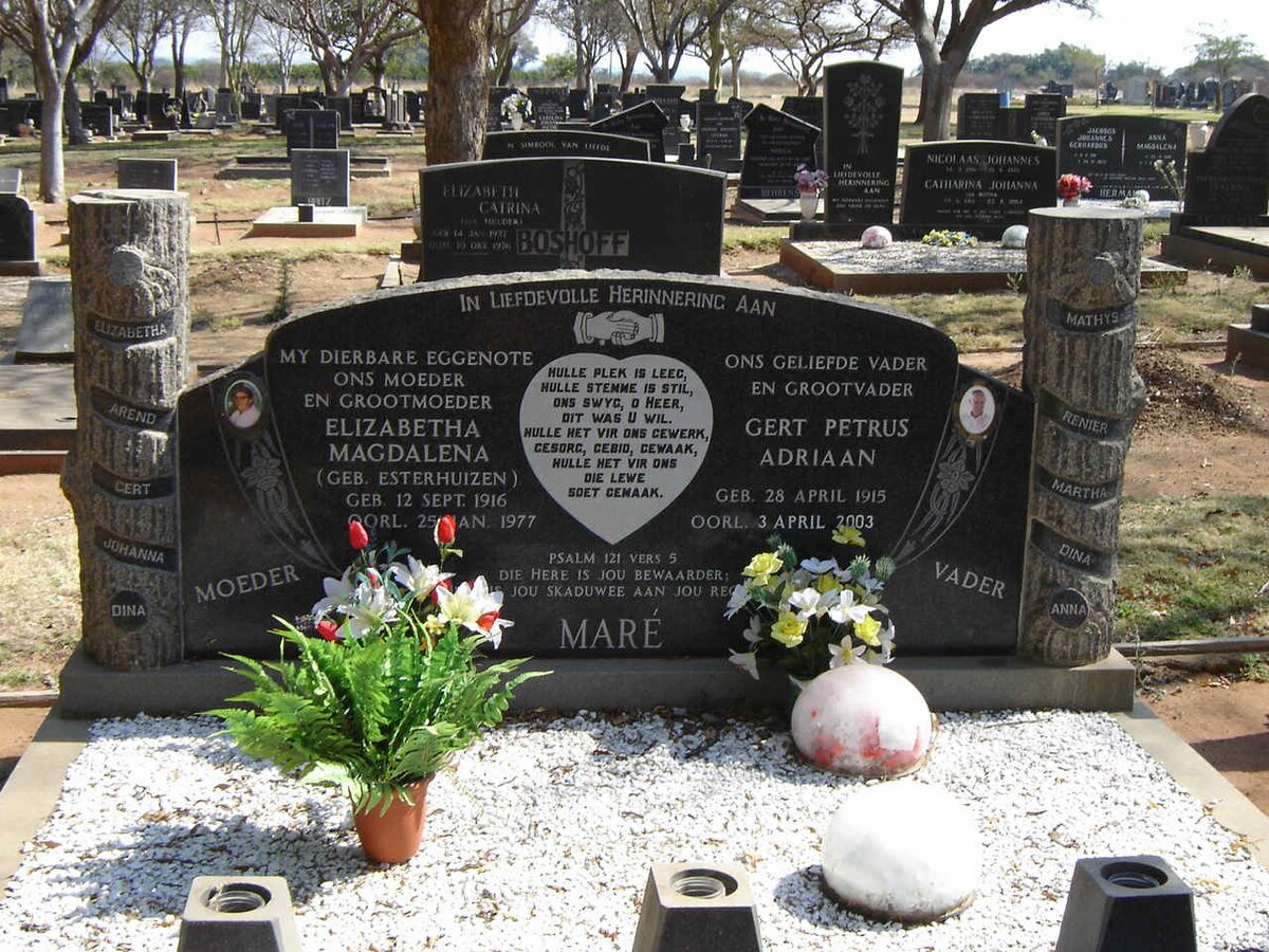 MARE Gert Petrus Adriaan 1915-2003 & Elizabetha Magdalena ESTERHUIZEN 1916-1977
