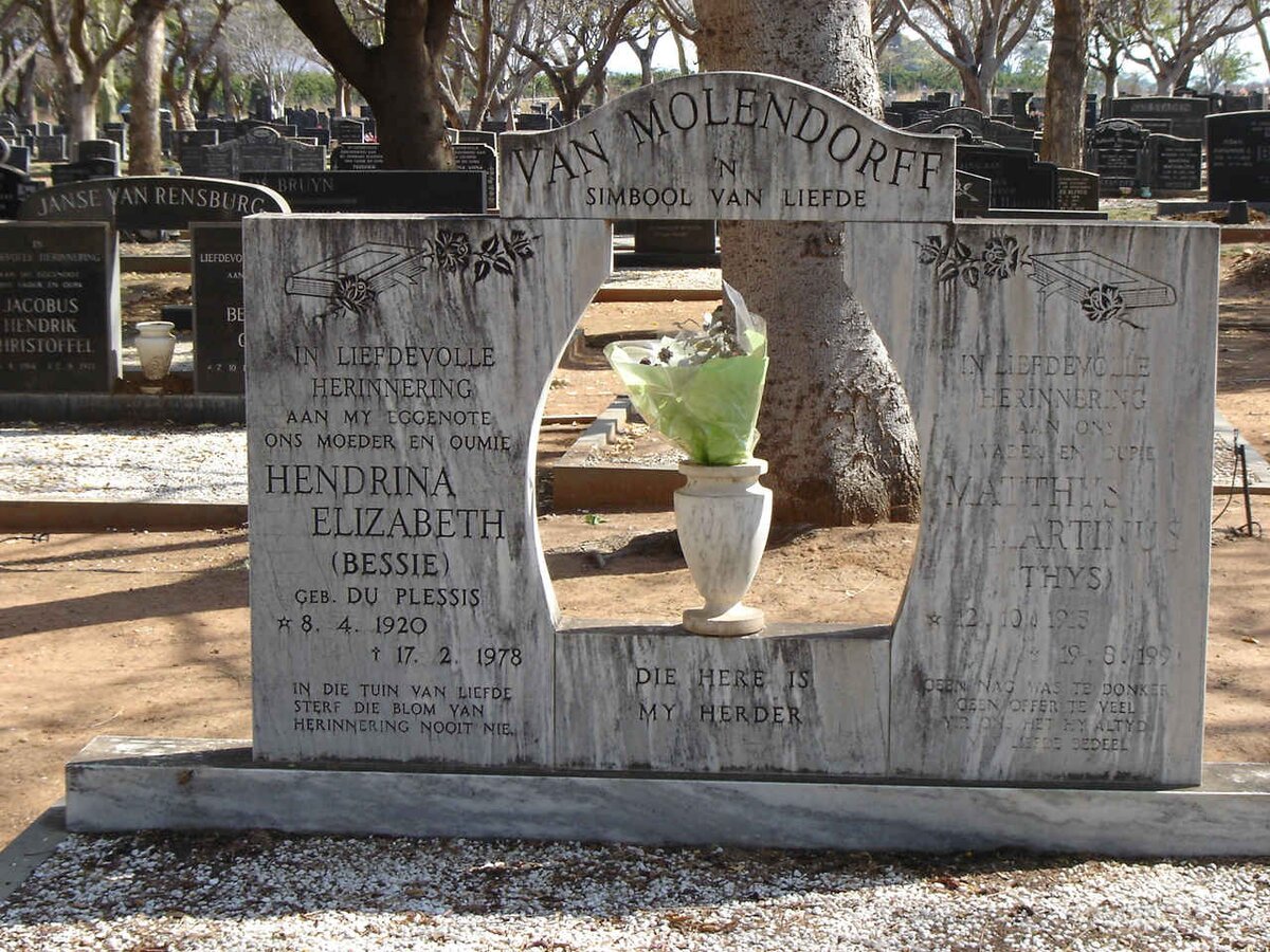 MOLENDORFF Matthys Martinus, van 1915-199? & Hendrina Elizabeth DU PLESSIS 1920-1978