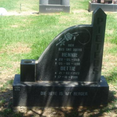 PIETERS Hennie 1919-1998 &amp; Bettie 1923-2001