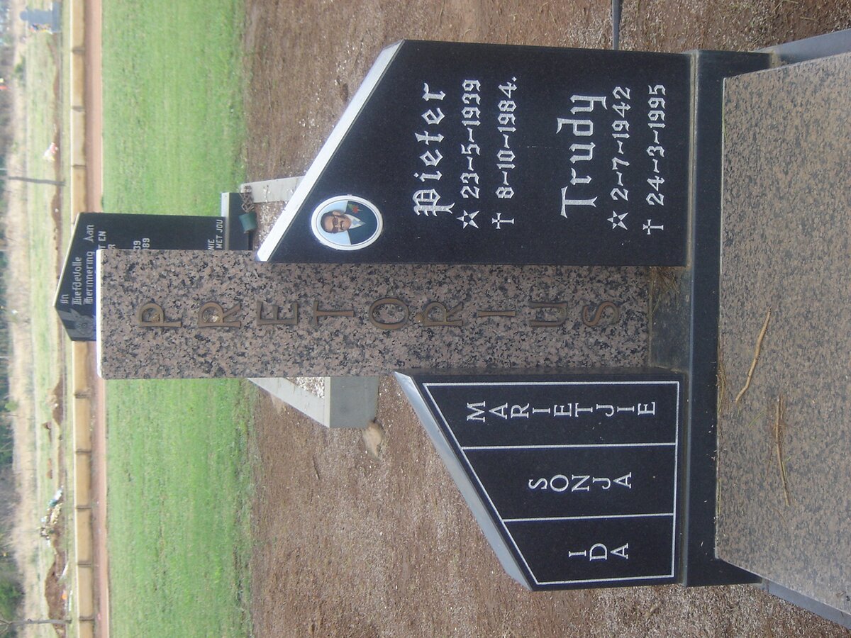 PRETORIUS Pieter 1939-1984 &amp; Trudy 1942-1995