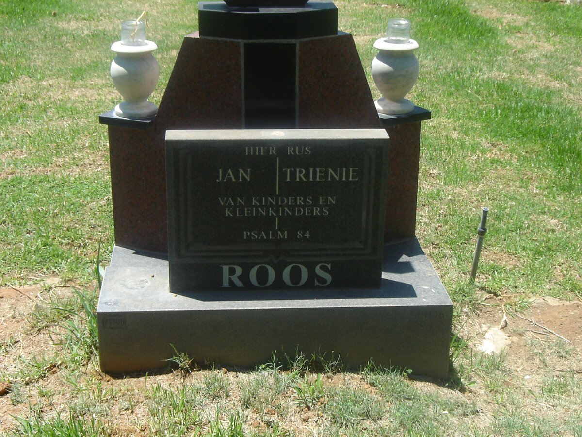 ROOS Jan &amp; Trienie