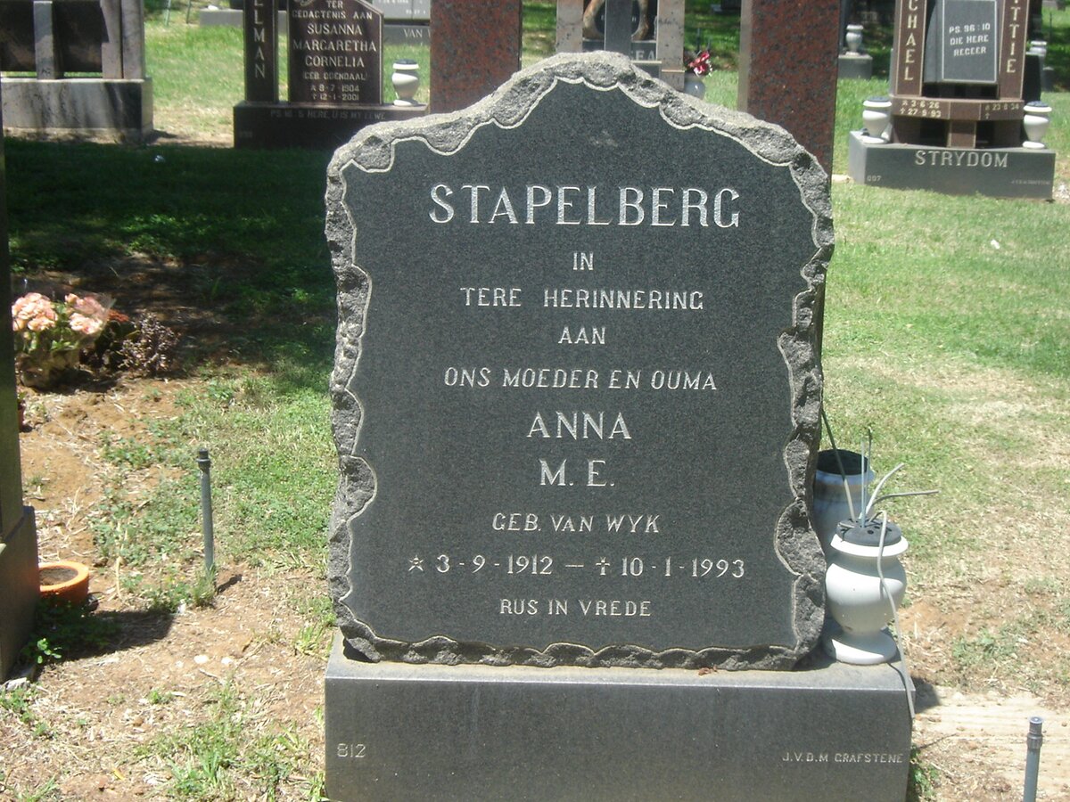 STAPELBERG Anna M.E. nee VAN WYK 1912-1993