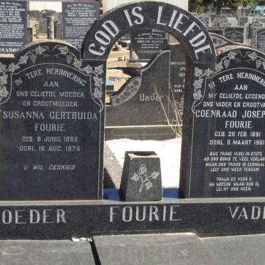 FOURIE Coenraad Josephus 1891-1961 &amp; Susanna Gertruida 1892-1976