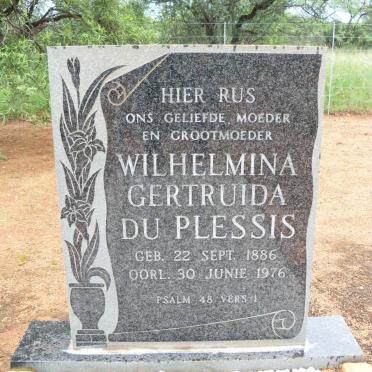 North West, BRITS district, Vaalkop Dam area, Palmietfontein JQ 72, farm cemetery