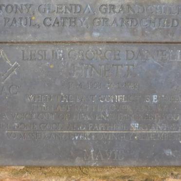 HINETT Leslie George Daniell 1908-1983