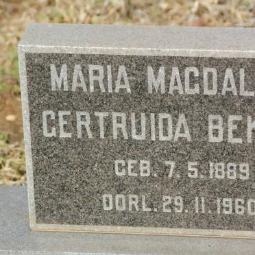 BEKKER Johannes Hendrik 1887-1962 &amp; Maria Magdalena Gertruida 1889-1960 &amp; Anna Maria PEENS 1884-1974