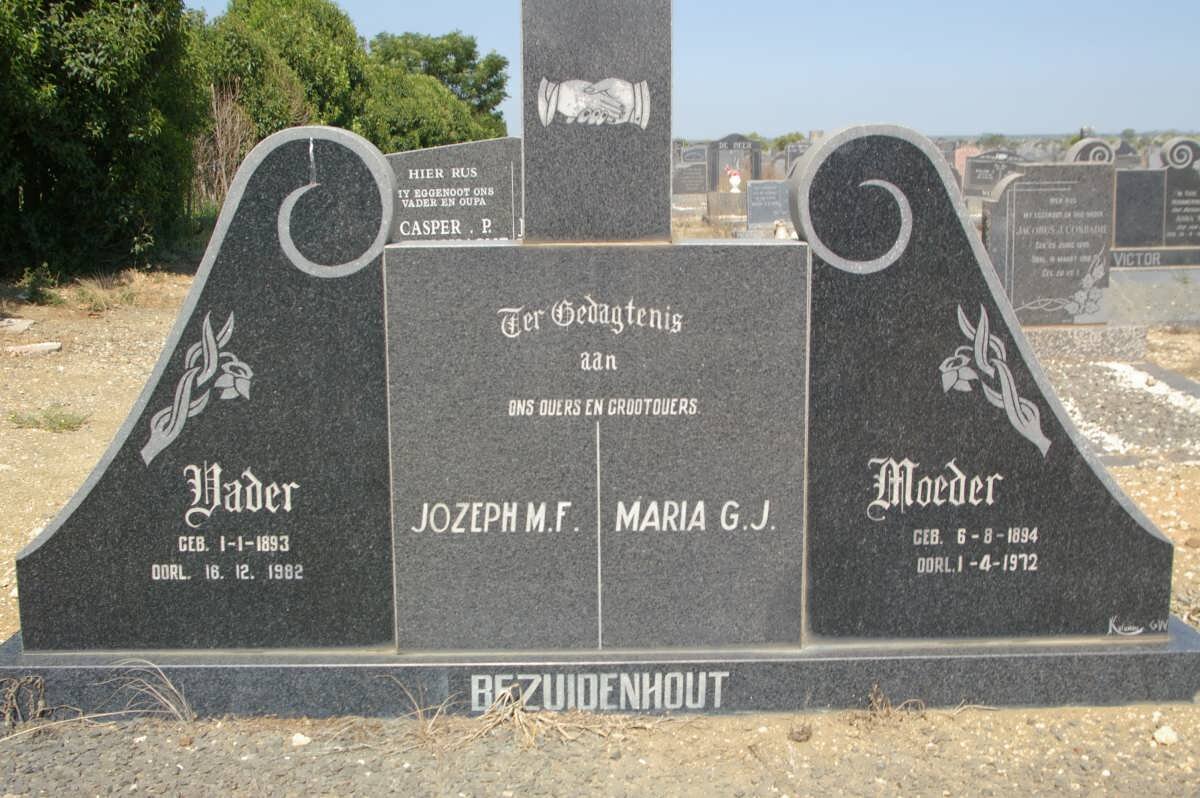 BEZUIDENHOUT Jozeph M.F. 1893-1982 &amp; Maria G.J. 1894-1972