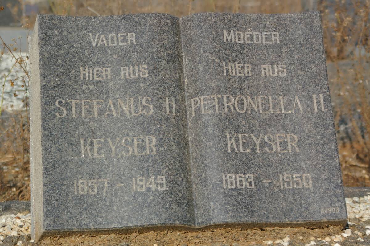 KEYSER Stefanus H. 1857-1949 &amp; Petronella H. 1863-1950