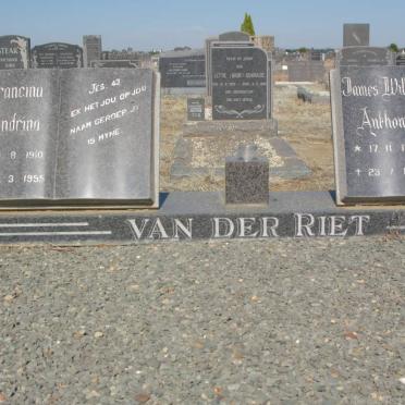 RIET James William Anthony, van der 1892-1988 &amp; Francina Hendrina 1910-1995