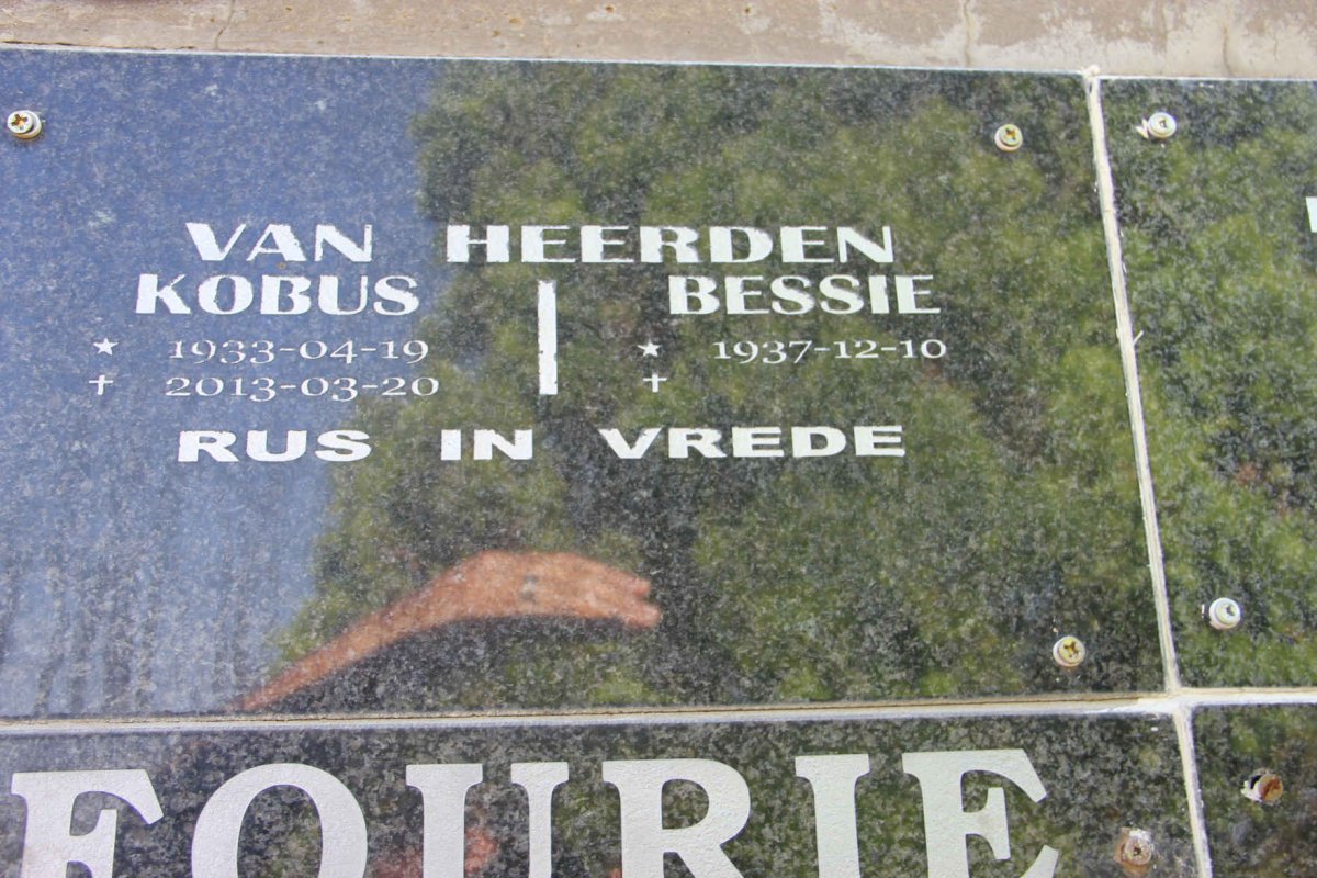 HEERDEN Kobus, van 1933-2013 &amp; Bessie 1937-