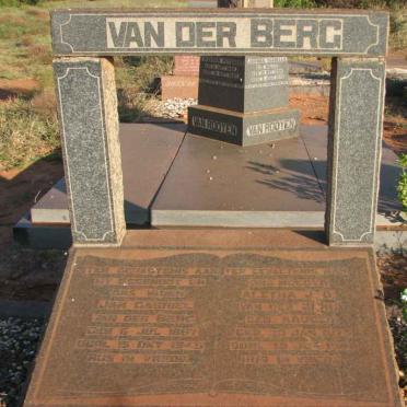 BERG Jan Gabriel, van der 1867-1945 &amp; Aletha J.D. KRUGER 1875-1949 