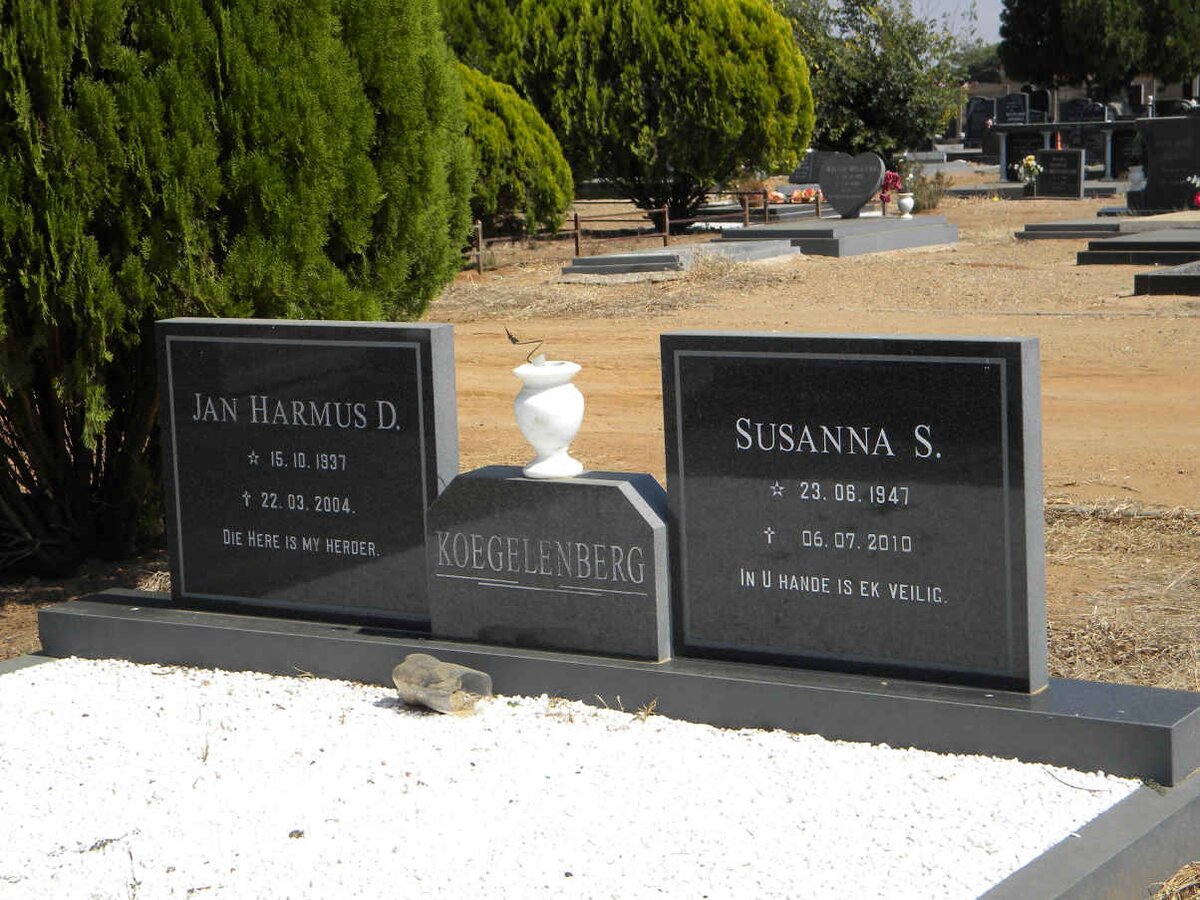 KOEGELENBERG Jan Harmus D. 1937-2004 &amp; Susanna S. 1947-2010