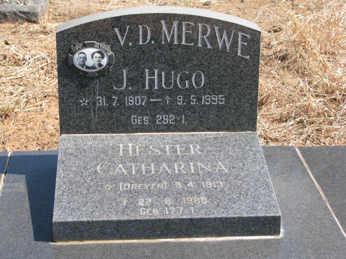 MERWE J. Hugo, v.d. 1907-1995 &amp; Hester Catharina DREYER 1913-1988