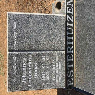 ESTERHUIZEN Johannes Lodewickus 1945-2005