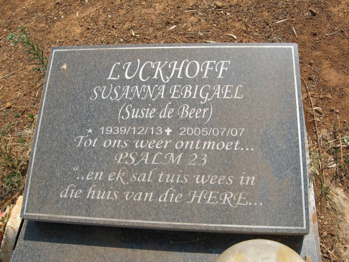 LUCKHOFF Susanna Ebigael nee DE BEER 1939-2005
