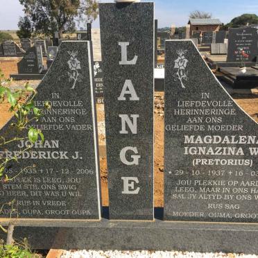LANGE Johan Frederick J. 1935-2006 &amp; Magdalena Ignazina W. PRETORIUS 1937-2016