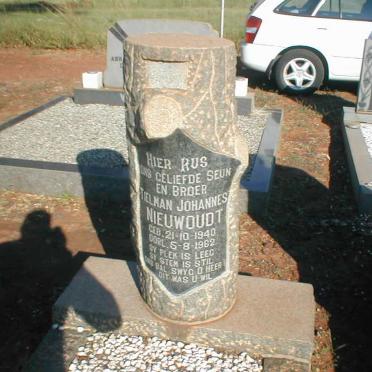 NIEUWOUDT Tielman Johannes 1940-1962