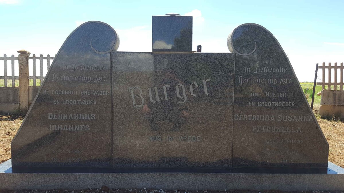 BURGER Berhardus Johannes 18??-1973 &amp; Gertruida Susanna Petronella JORDAAN 19??-1988
