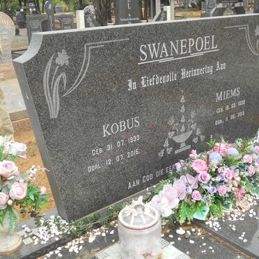 SWANEPOEL Kobus 1933-2015 &amp; Miems 1932-2019