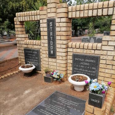 STRYDOM Mathijs Johannes Jacobus 1926-1992 &amp; Elizabeth Jacoba GROBBELAAR 1929-1988