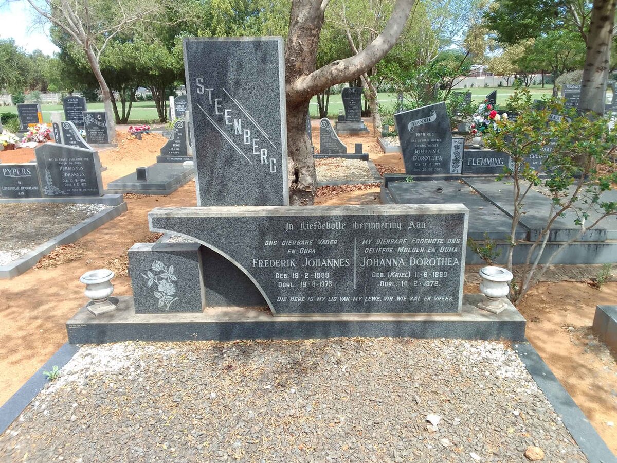STEENBERG Frederik Johannes 1888-1973 &amp; Johanna Dorothea KRIEL 1890-1972