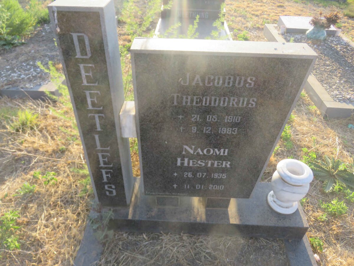 DEETLEFS Jacobus Theodorus 1910-1983 &amp; Naomi Hester 1935-2010