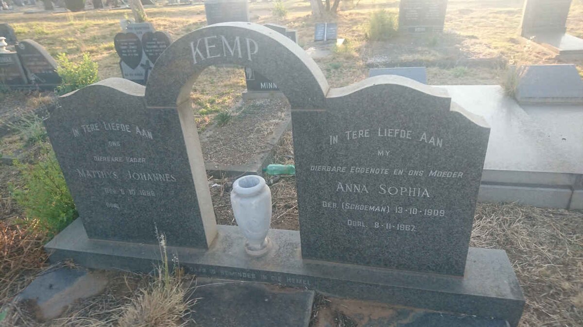 KEMP Matthys Johannes 1898- &amp; Anna Sophia SCHOEMAN 1909-1967