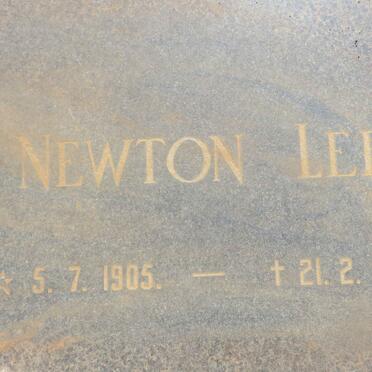 LEE Newton 1905-1972