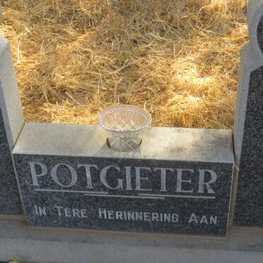 POTGIETER Smartryk Trichard 1919-1976 &amp; Susanna ELizabeth 1929-2002