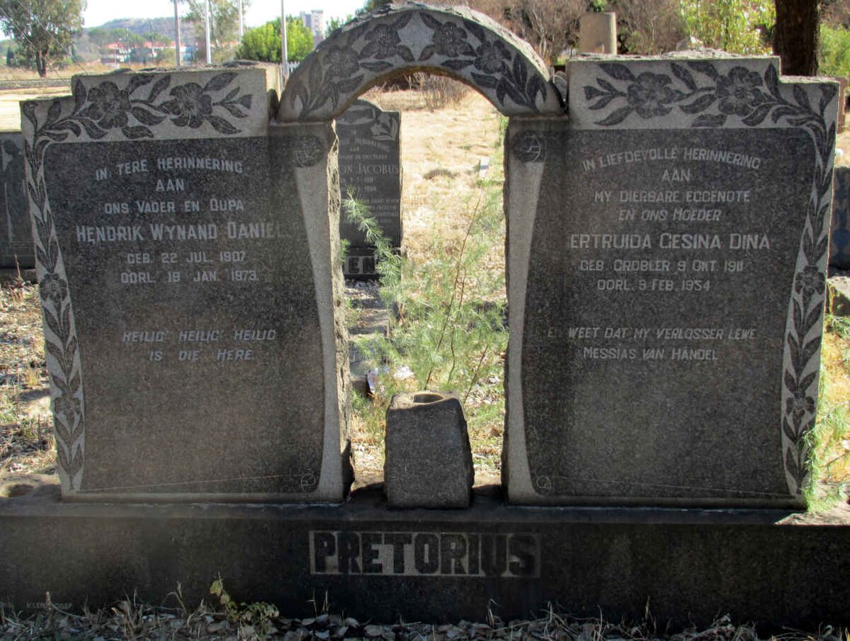 PRETORIUS Hendrik Wynand Daniel 1907-1973 &amp; Gertruida Gesina Dina 1911-1954