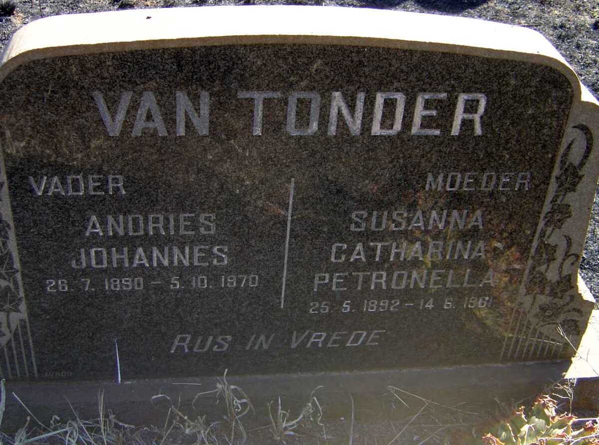TONDER Andries Johannes, van 1890-1970 &amp; Susanna Catharina Petronella 1892-1961
