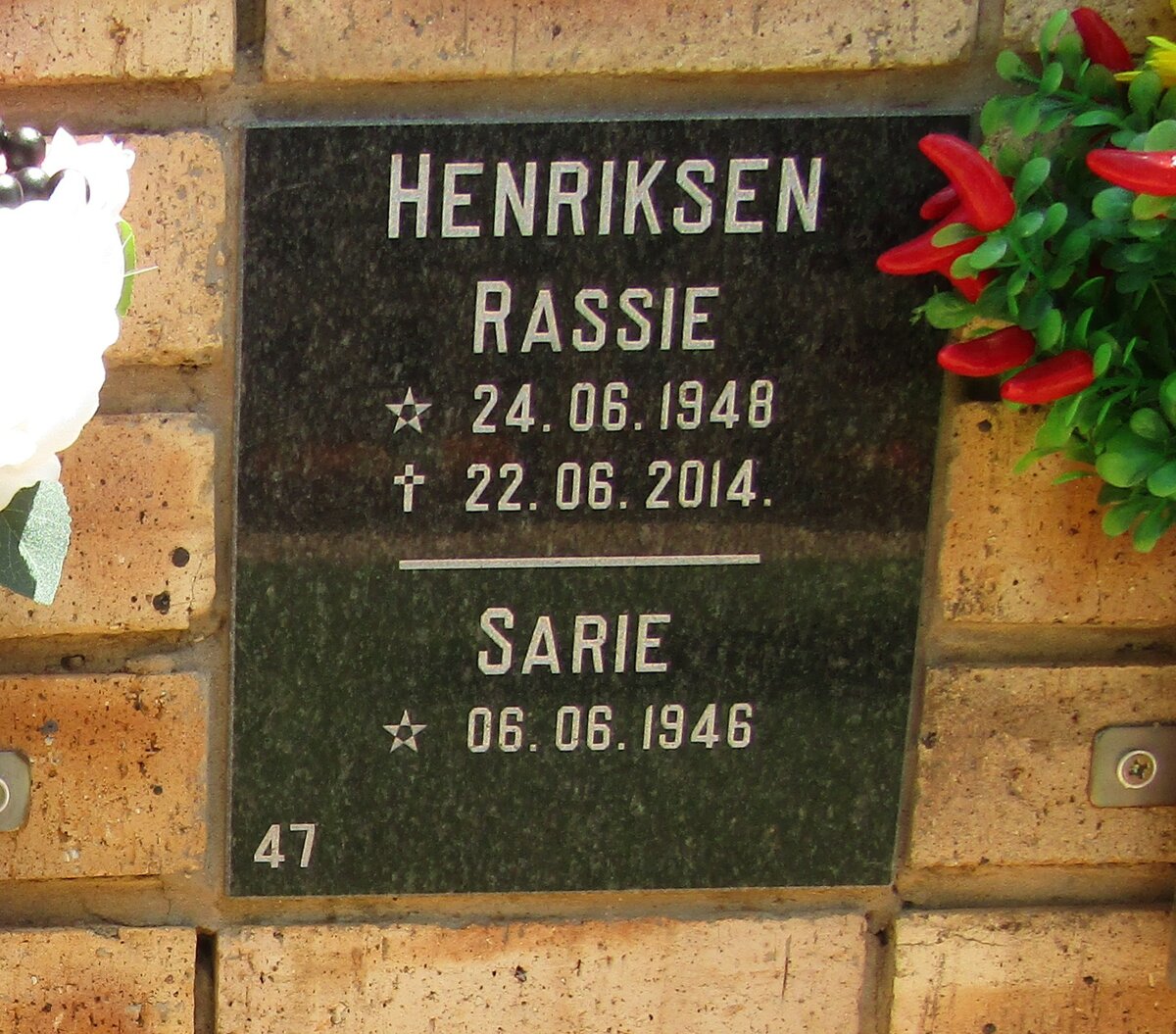 HENRIKSEN Rassie 1948-2014 &amp; Sarie 1946-