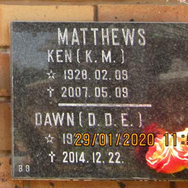 MATTHEWS K.M. 1928-2007 &amp; D.D.E. 1929-2014